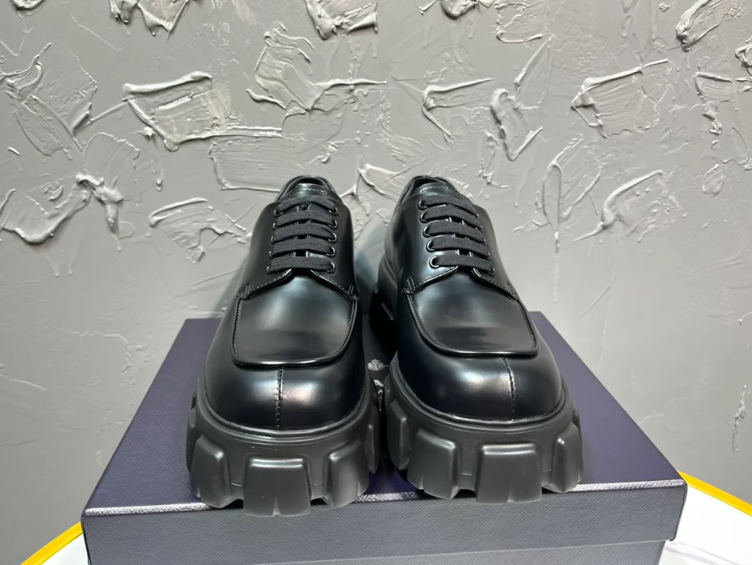Men's shoes 💰780💰 🔥🔥🔥Upgraded version 2025 new prada Prada lace-up derby shoes l round-toe spliced ​​loafers, developed one-to-one with the original version, one-to-one private molding of the outsole, the fabric is made of imported open-edge beads, lining cowhide, foot-pad cowhide, sole height 5cm, outsole original rubber foam sole, code number 39-46